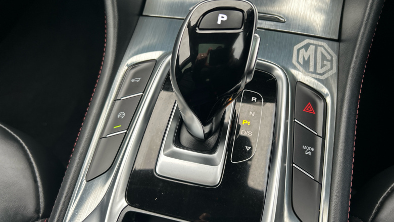 MG Hs 1.5 T-GDI Exclusive 5dr DCT Petrol Hatchback